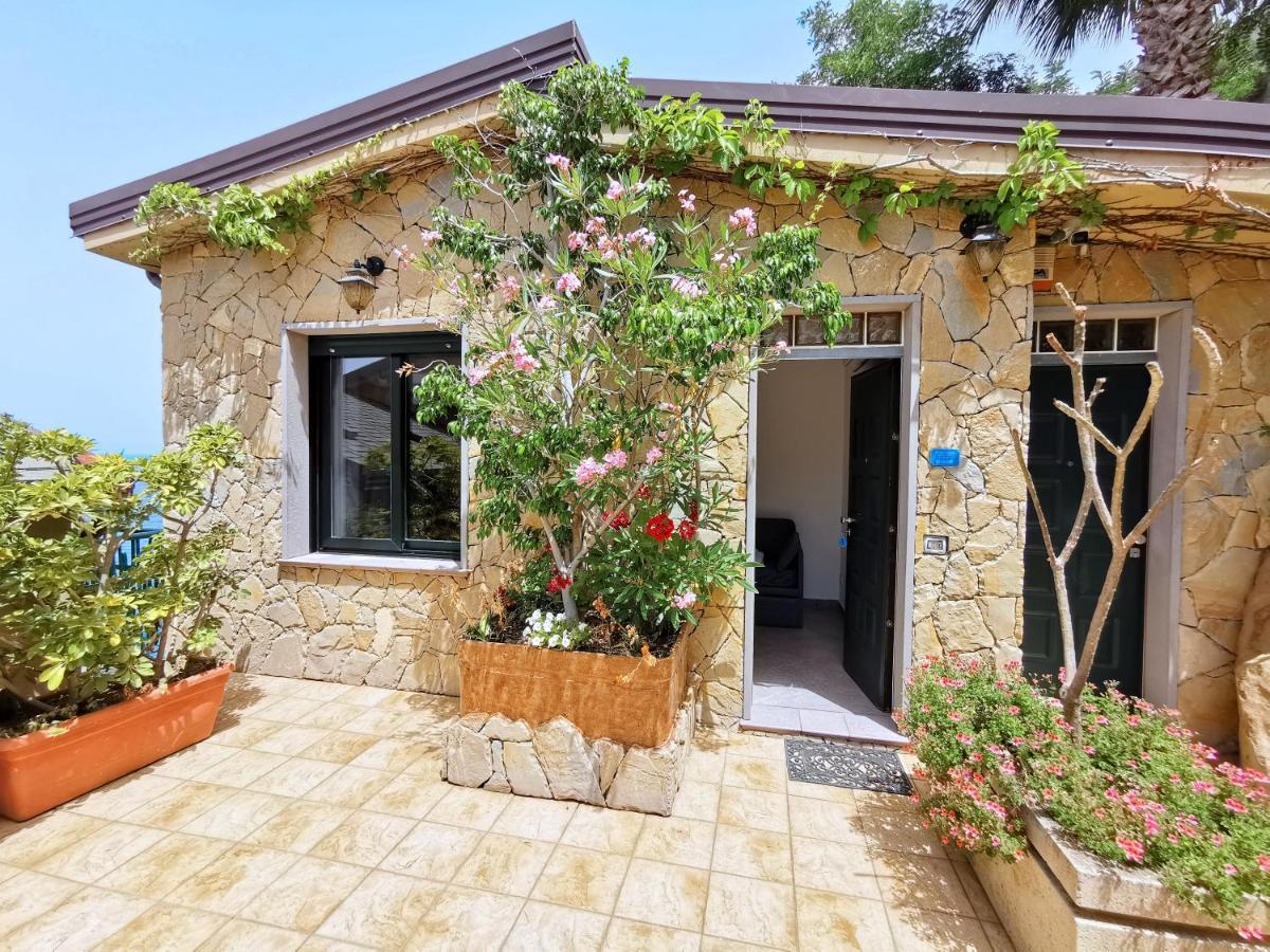 Villa Anita Apartments Capo dʼOrlando Eksteriør bilde