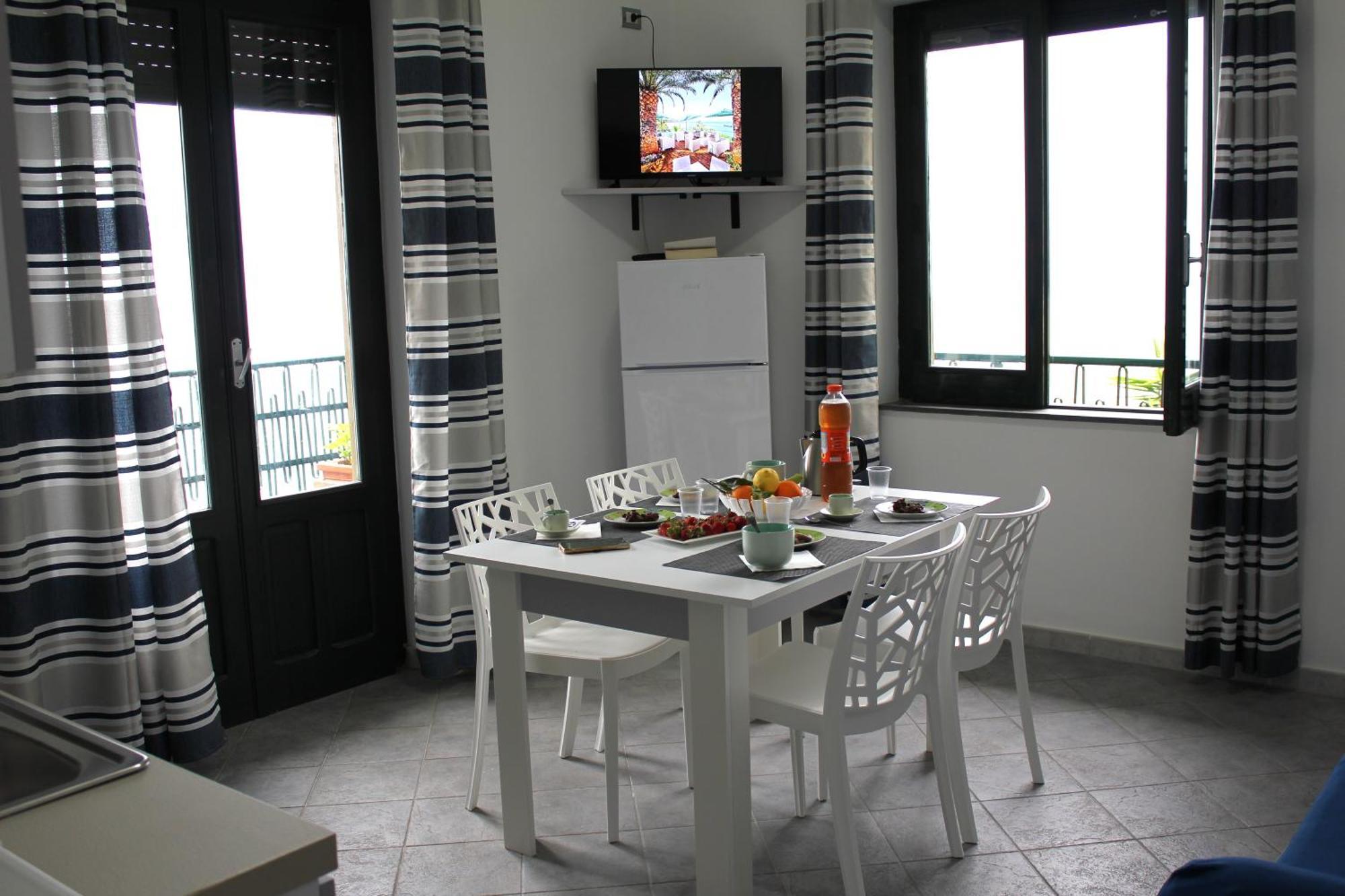 Villa Anita Apartments Capo dʼOrlando Eksteriør bilde